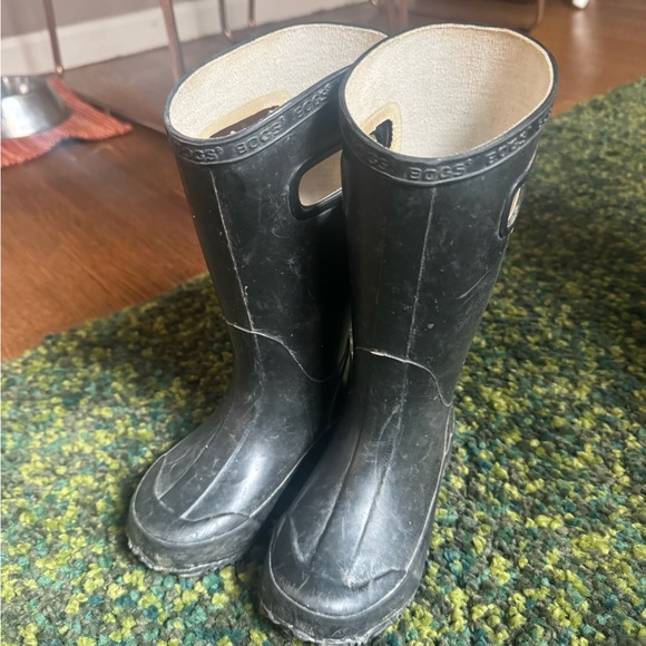 Bogs black boots-kid size 11 - Picture 2 of 5
